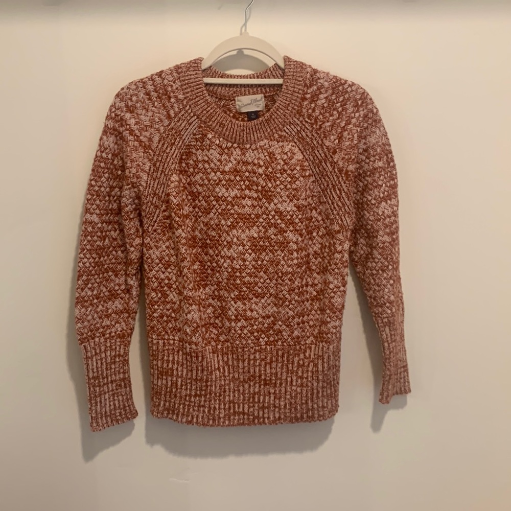Burnt orange and white knitted sweater brand universal threads size medium